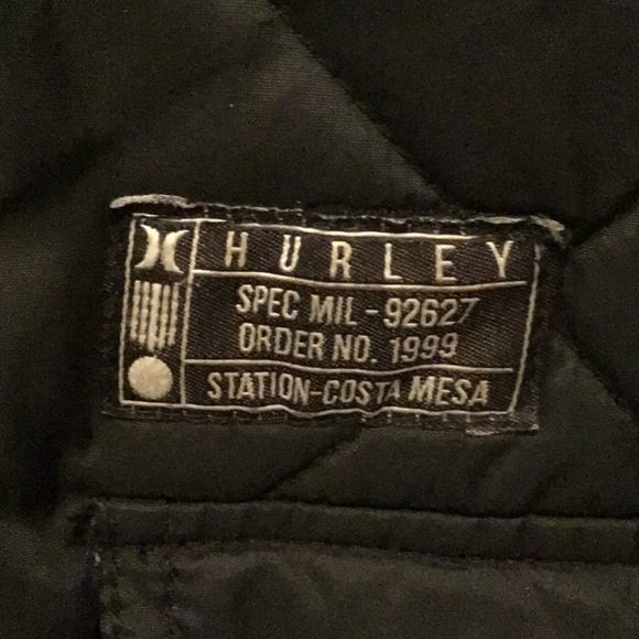 Hurley quilted coat with hoodie and fleece on the inside. Size medium. - Picture 5 of 13